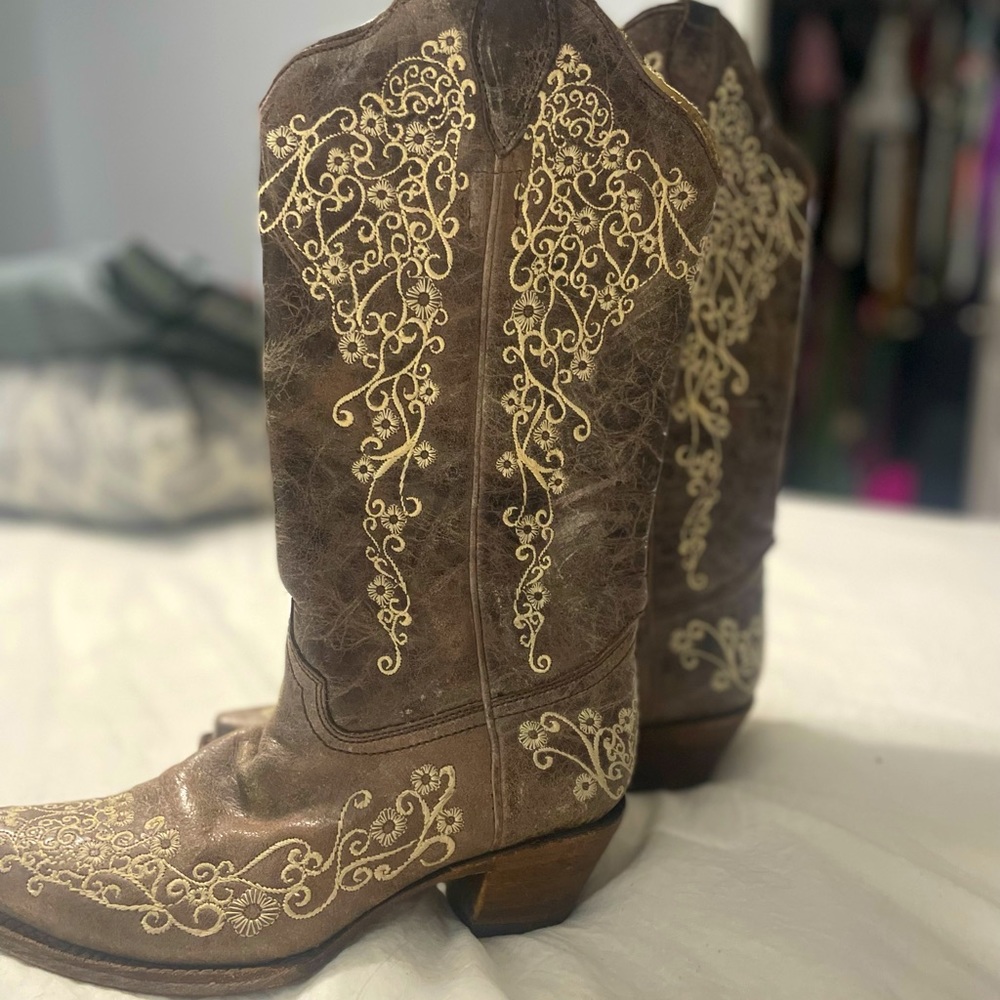 Corral Vintage Embroidery Cowboy Boots